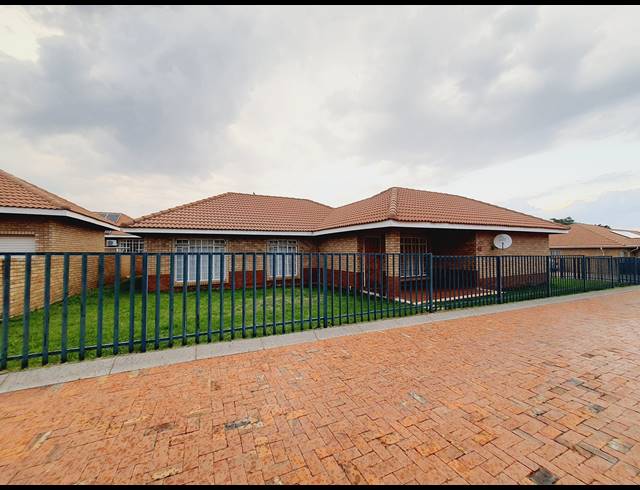 3 BEDROOM CLUSTER RENTED IN NOORDWYK